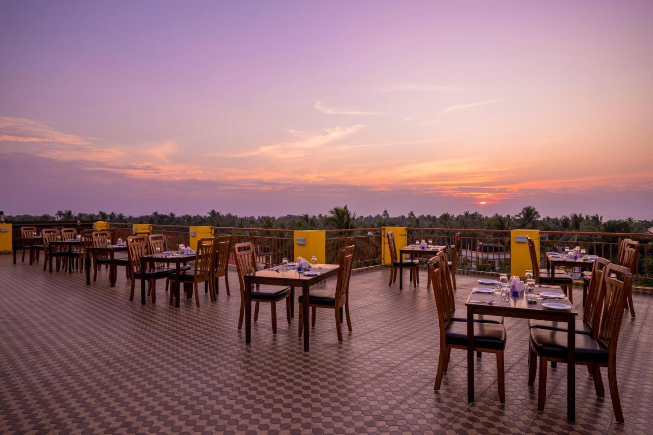 Sairaj Beach Resort Calangute Exterior foto